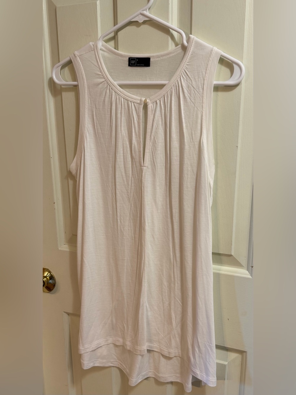 GAP White Sleeveless Gathered Keyhole Blouse Tunic | Swing Top Closet Staple | S